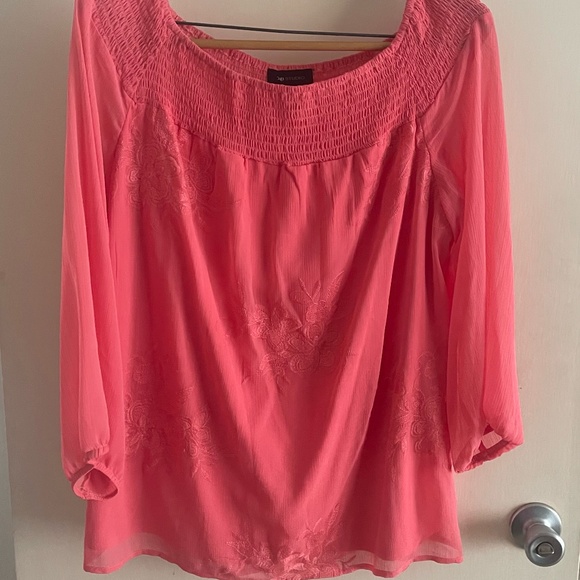 Embroidered peach chiffon top - Picture 1 of 4